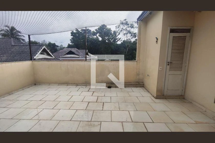 House with 3 bedrooms, 4 bathrooms and 360 m² — photo 28