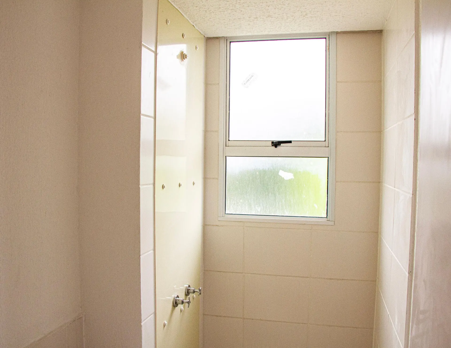 2-bedroom apartment with a closed-off kitchen — photo 4