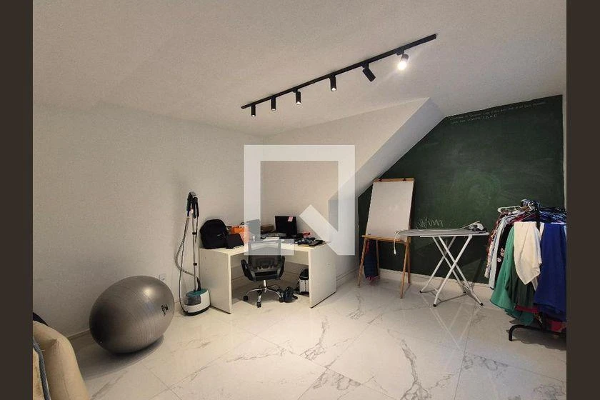 Будинок на 4 спальні з 270 м² і кухнею відкритого плану — photo 32