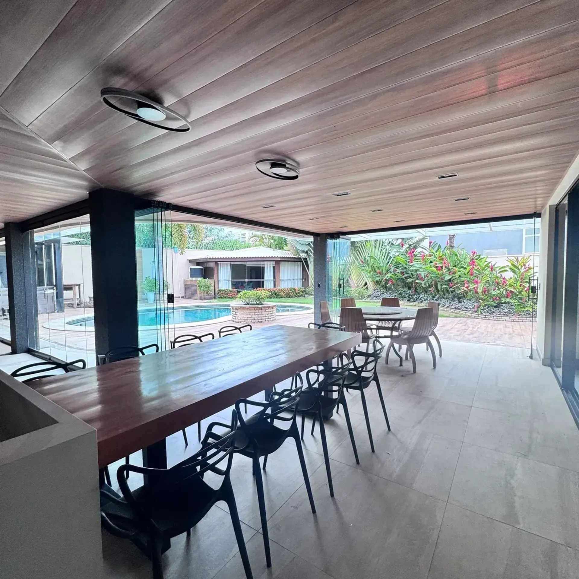 Furnished house with 4 bedrooms and 5 bathrooms, open kitchen — photo 54