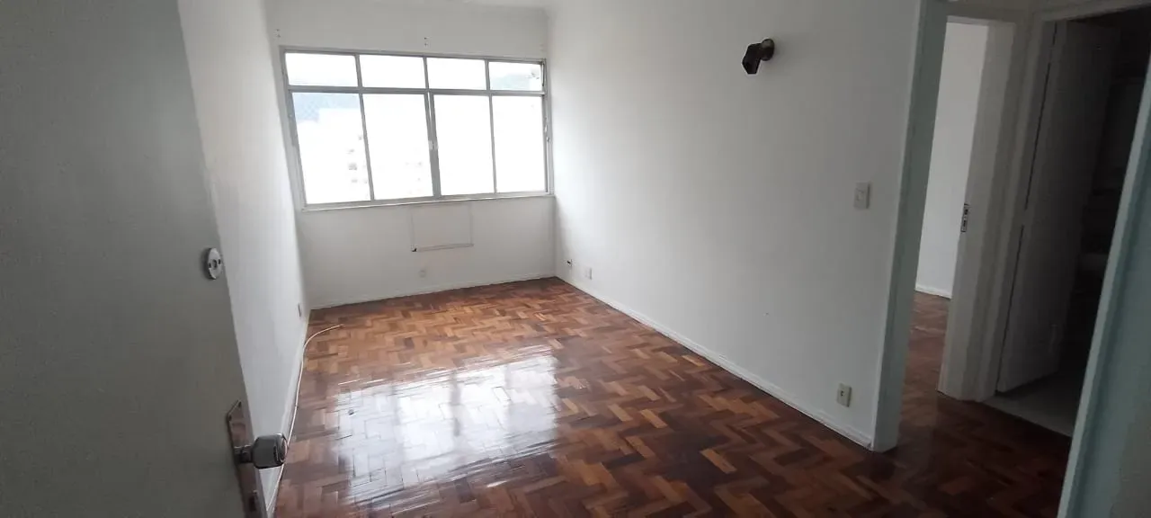 One-bedroom apartment with a mountain view in Rio de Janeiro — photo 7