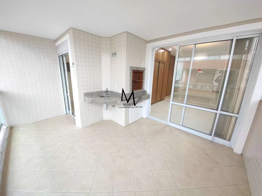 3-bedroom apartment with 2 en-suite rooms and closed kitchen — photo 4