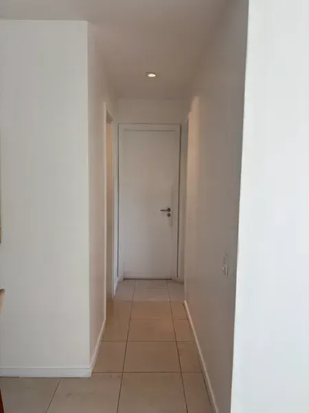 Apartamento sem mobília com cozinha americana a gás — photo 17
