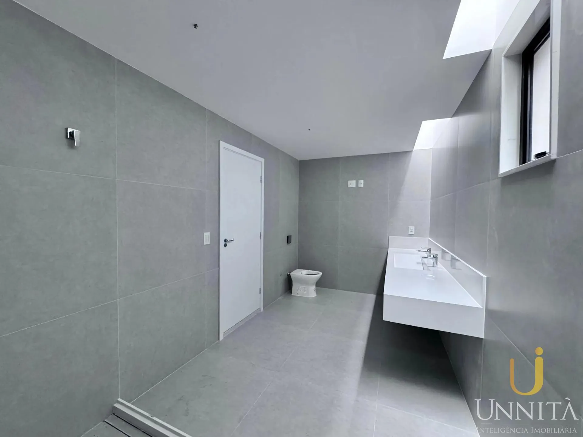 House, 510 m², with a grill on the balcony — photo 23