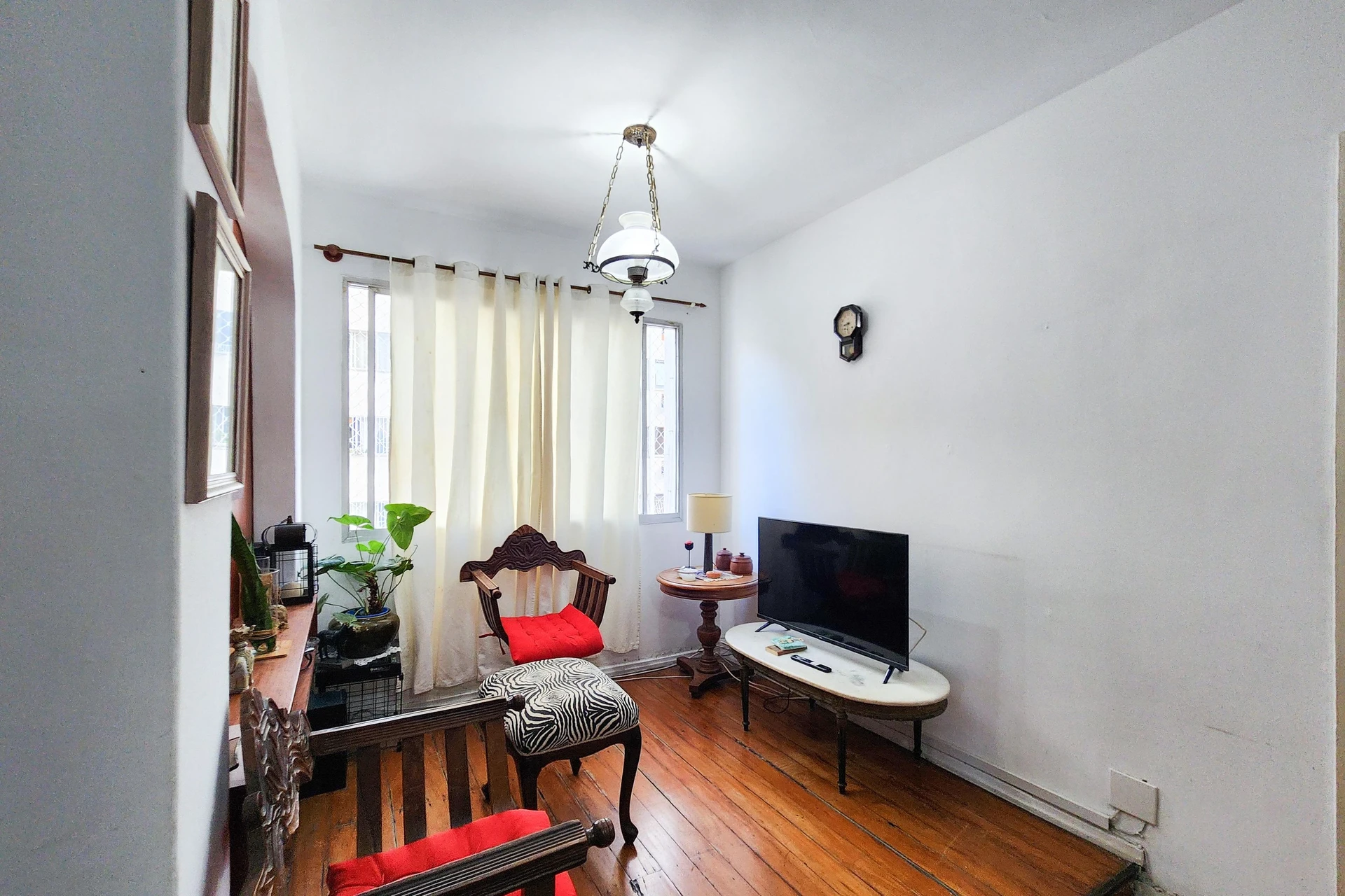 3-bedroom apartment with a home office — photo 10