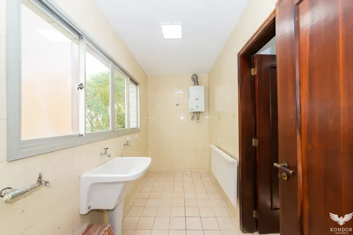 160 m² apartment with 3 bedrooms and 1 en-suite — photo 14