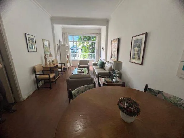 Wood or laminate floors in a 2-bedroom apartment, 98 m² — photo 12