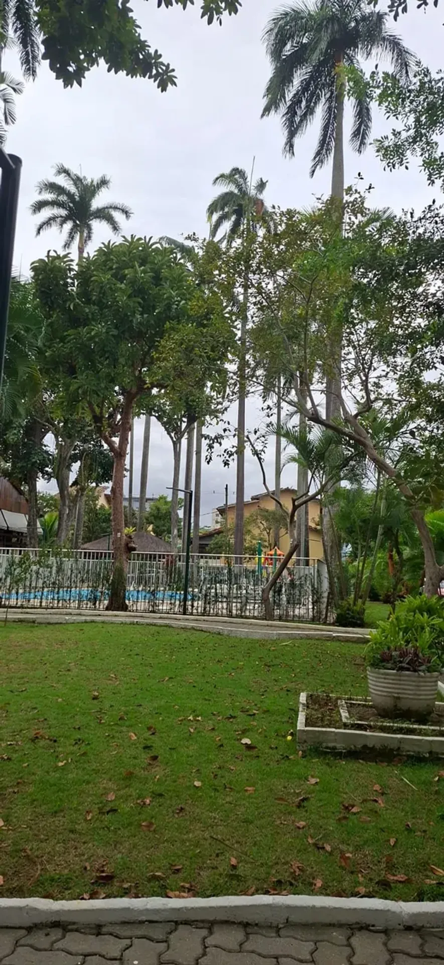 Triplex house with 4 bedrooms, 3 baths and 2 parking — photo 3