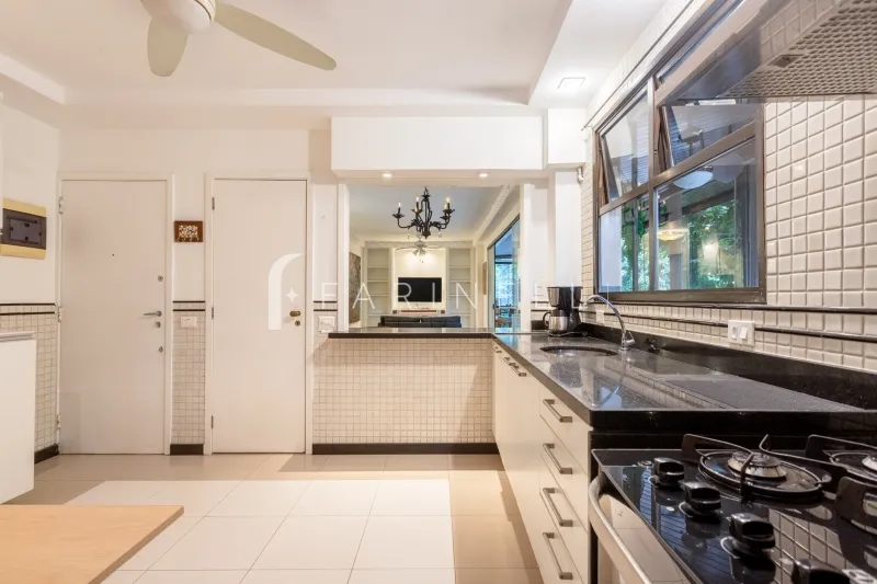 Apartamento de 2 quartos com varanda fechada — photo 20
