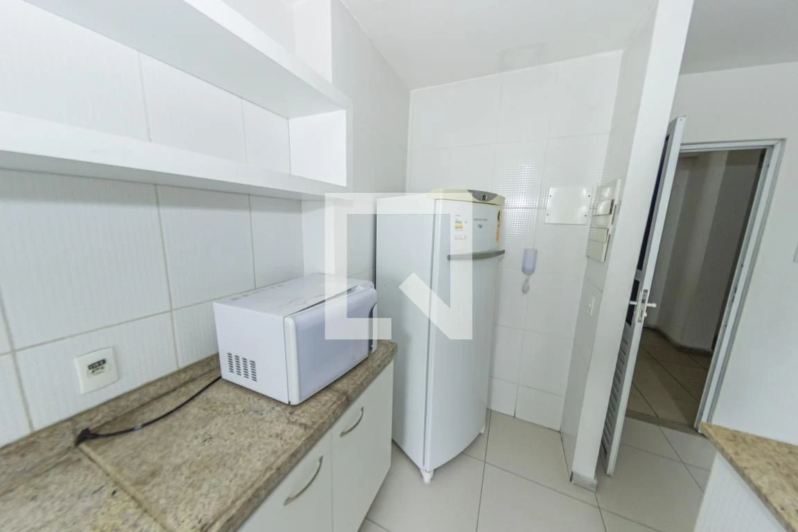 Furnished 2-bedroom apartment with 1 bath and parking — photo 32