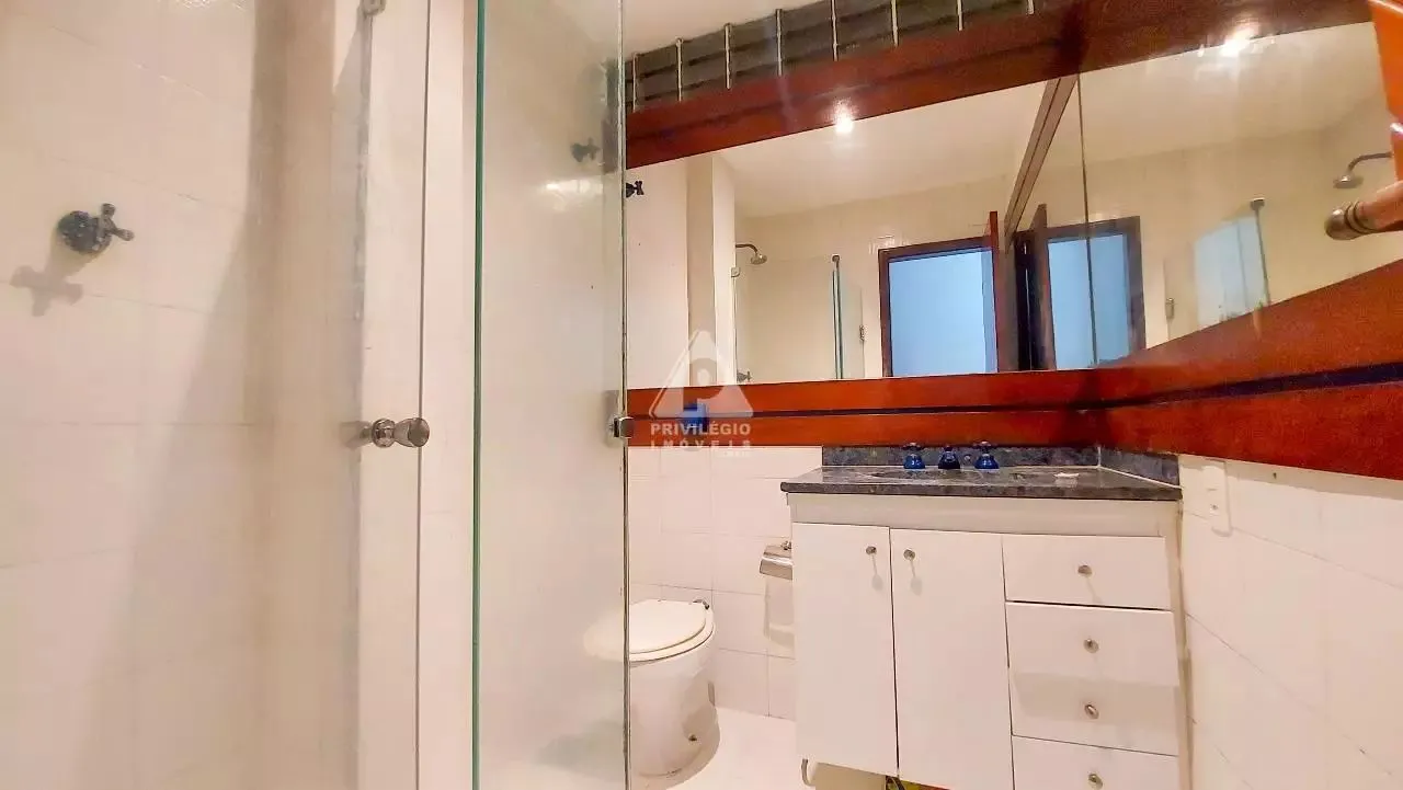 2-bedroom apartment with a walk-in closet — photo 17