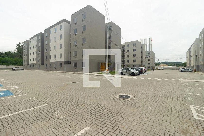 Furnished 2-bedroom apartment with open-plan kitchen — photo 36