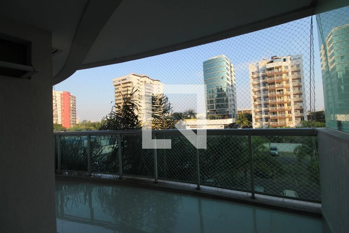 Apartamento sem mobília com varanda e 3 quartos — photo 14