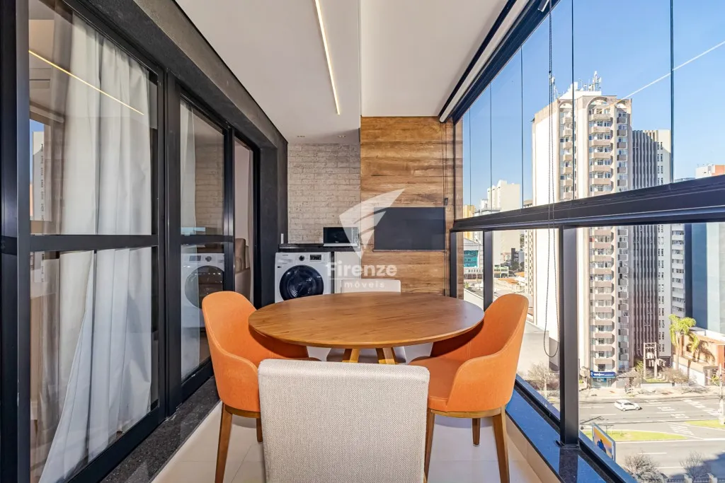 Apartamento mobiliado com cozinha integrada e varanda fechada — photo 16