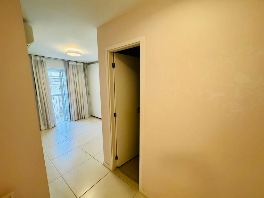 Furnished 3-bedroom apartment with an outdoor pool — photo 11