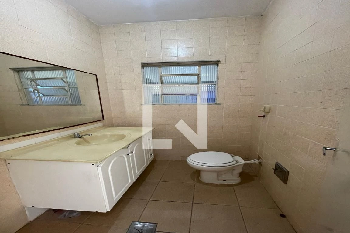 Casa para alugar com 4 quartos, varanda e quintal — photo 24