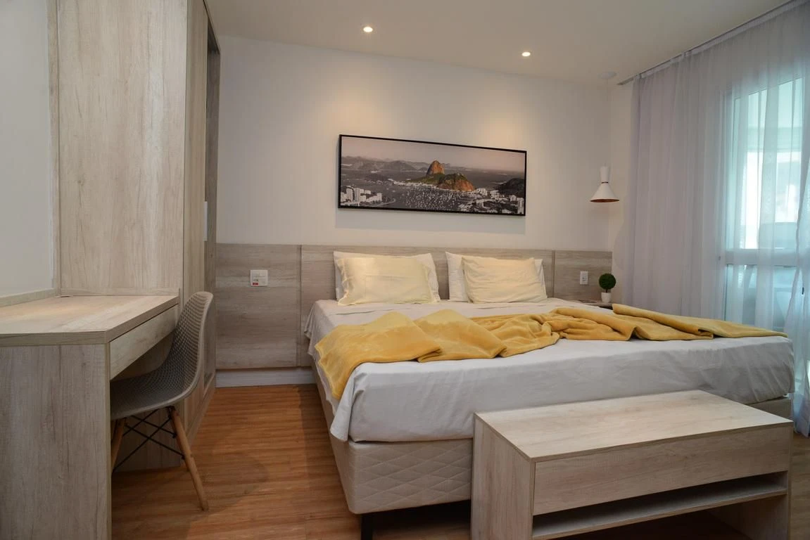 Furnished 1-bedroom apartment with enclosed balcony — photo 20