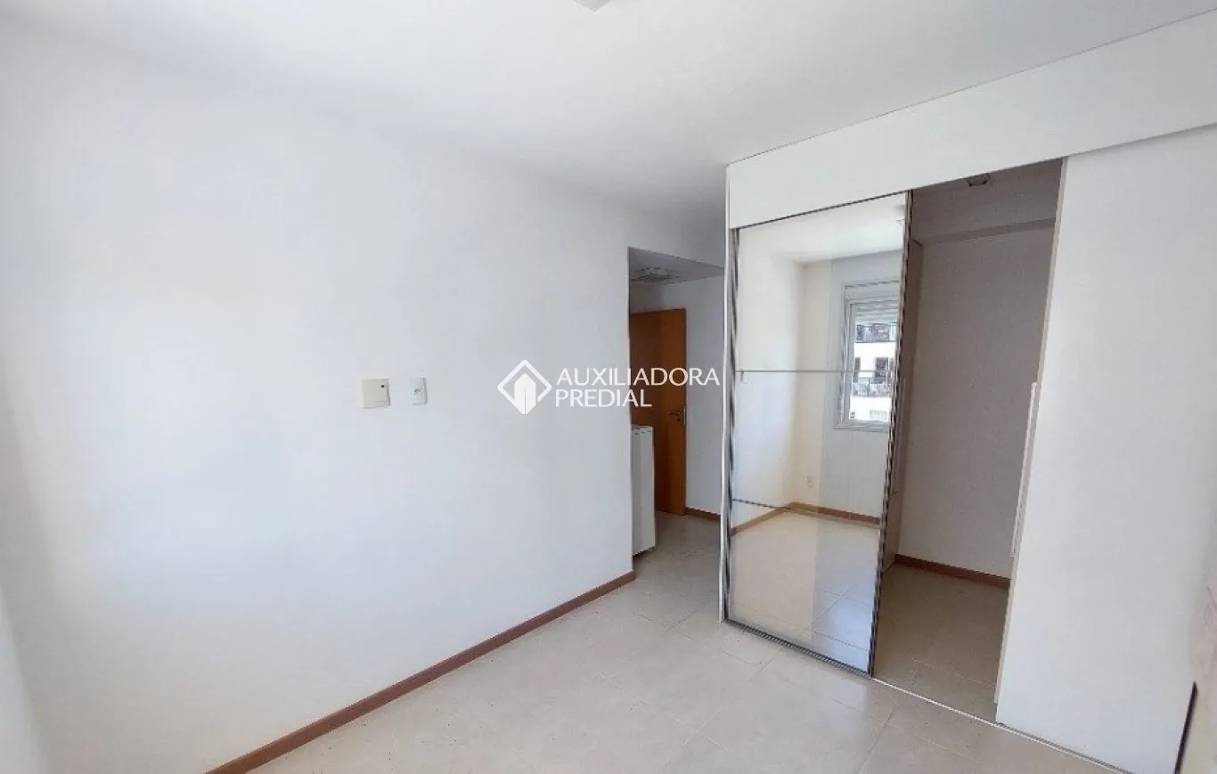 Apartment with open-plan kitchen and private garden — photo 19