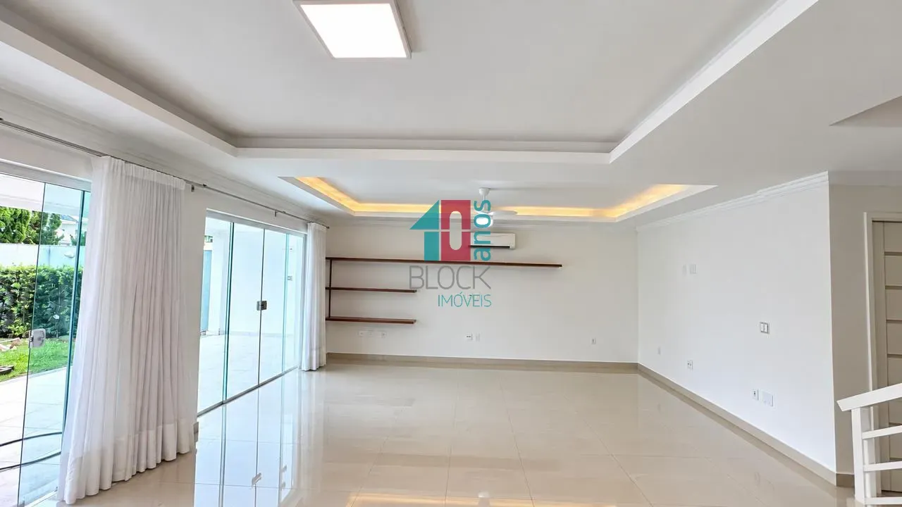 House, 243 m², with a home office — photo 3