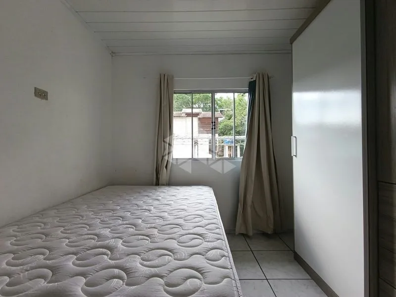 One-bedroom apartment with a washing machine — photo 4