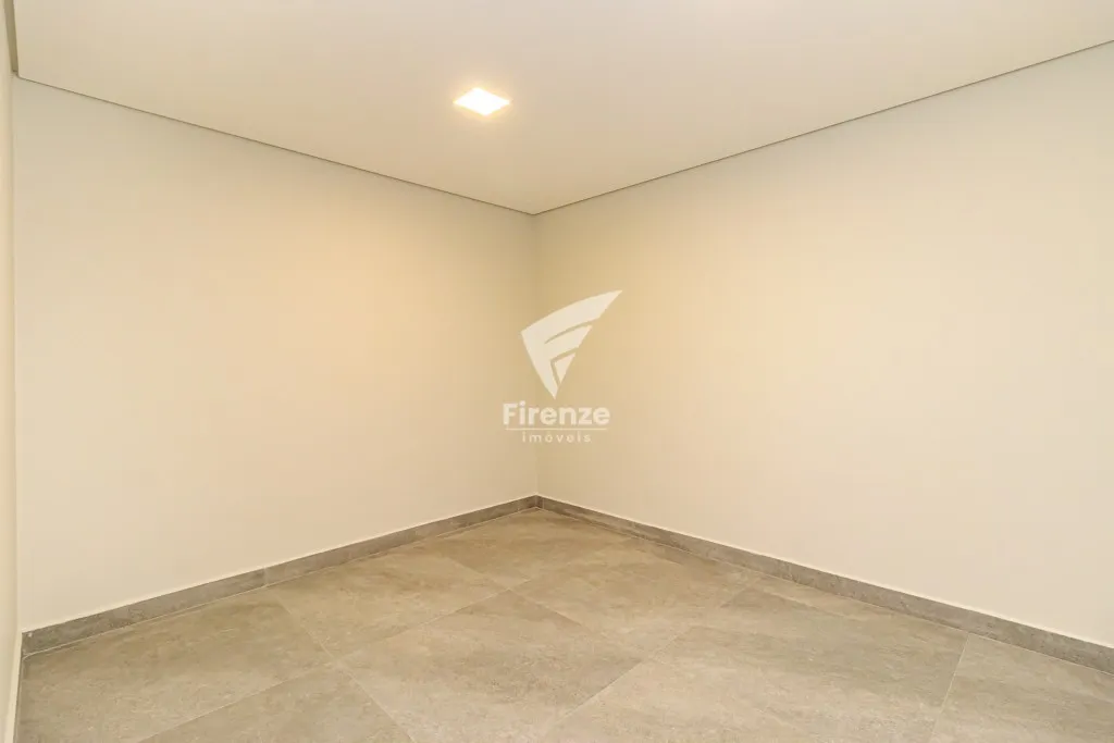 Furnished house with 4 bedrooms and 320 m² — photo 136