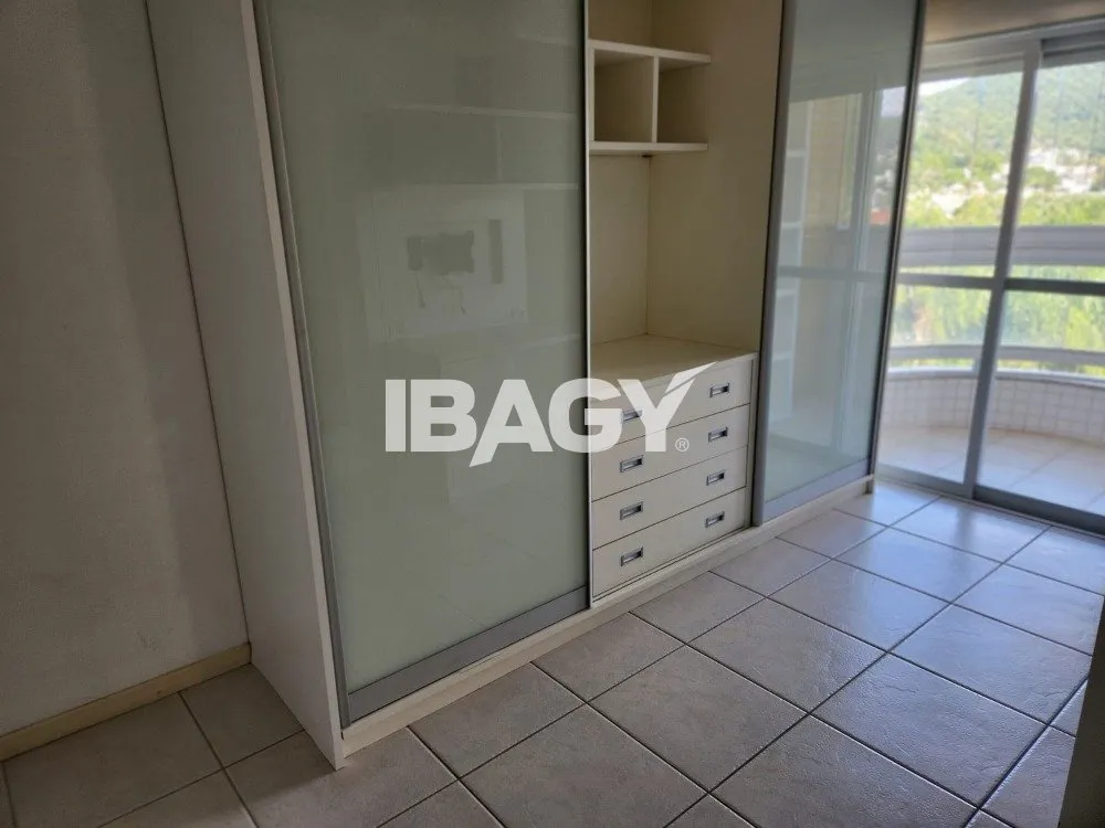 3-bedroom apartment with 1 en-suite and 2 parking spots 145 m² — photo 21