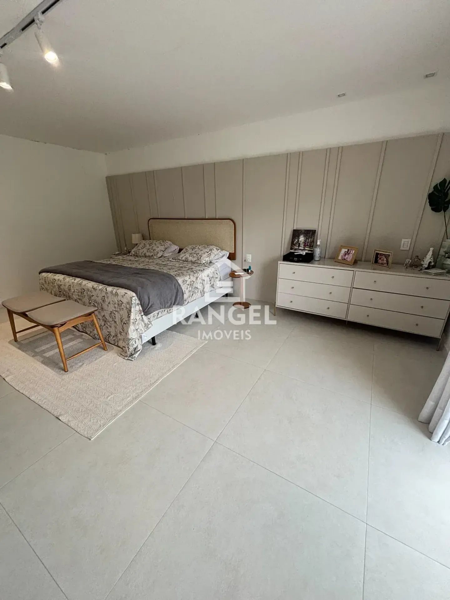 Casa em condomínio fechado com 4 quartos e 5 banheiros — photo 27