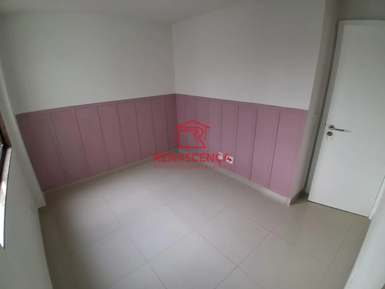 Balcony with a grill in a 2-bedroom apartment, 80 m² — photo 19