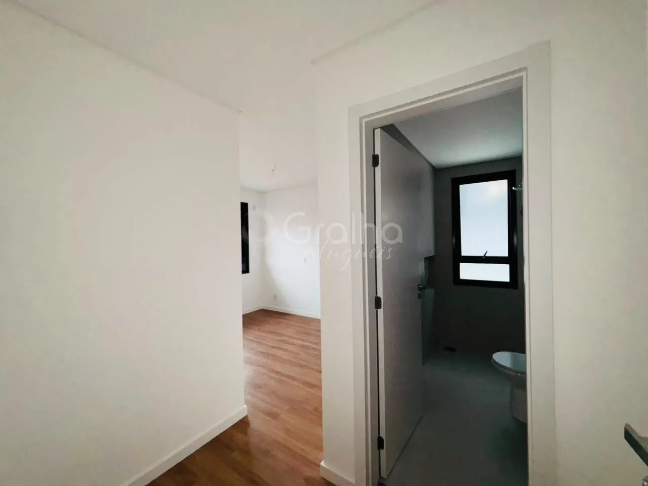 Furnished 2 en-suite apartment with 155 m² — photo 13