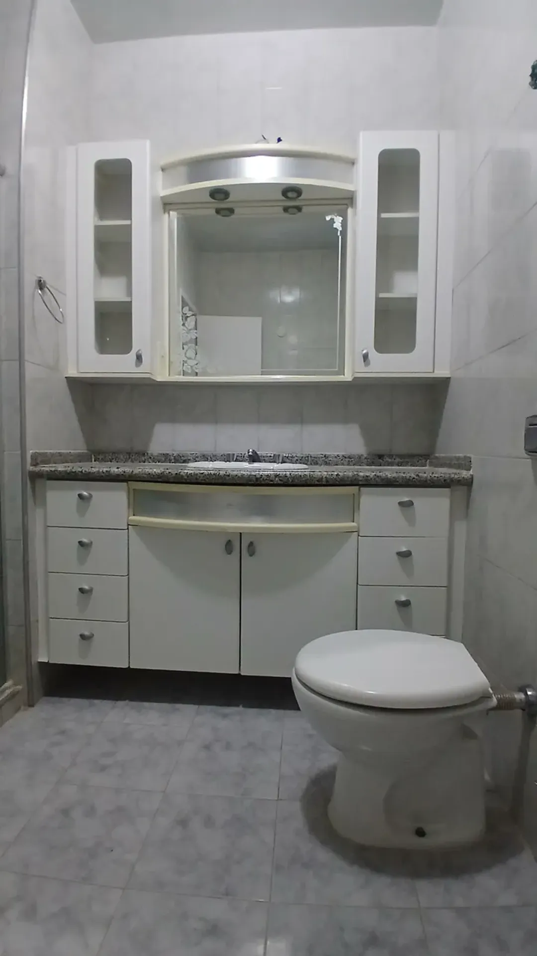 Apartment on the 1st floor with wood or laminate floors — photo 9