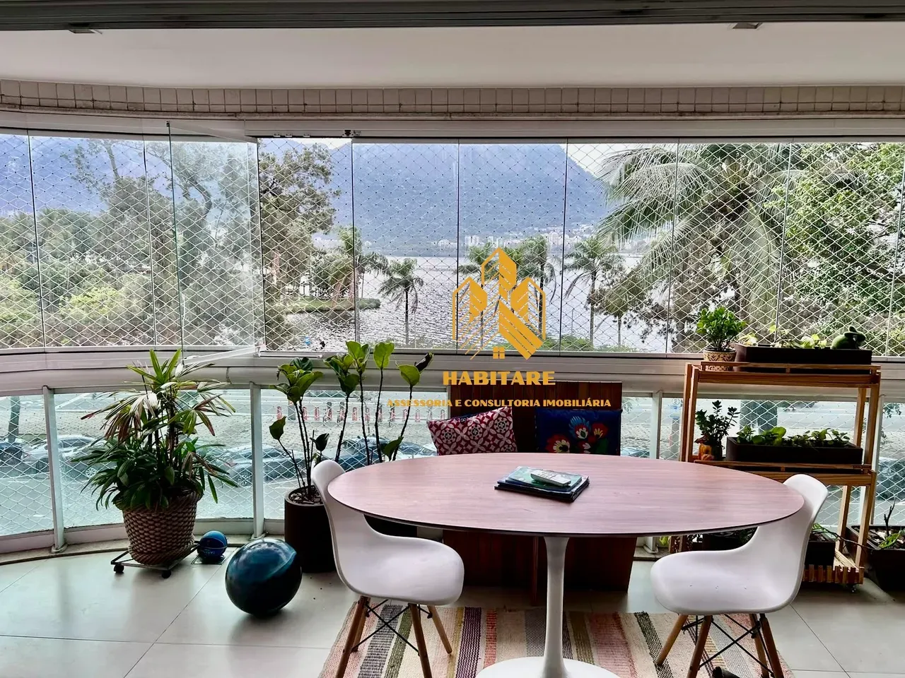 Home office in a 3-bedroom apartment, 170 m² — photo 6