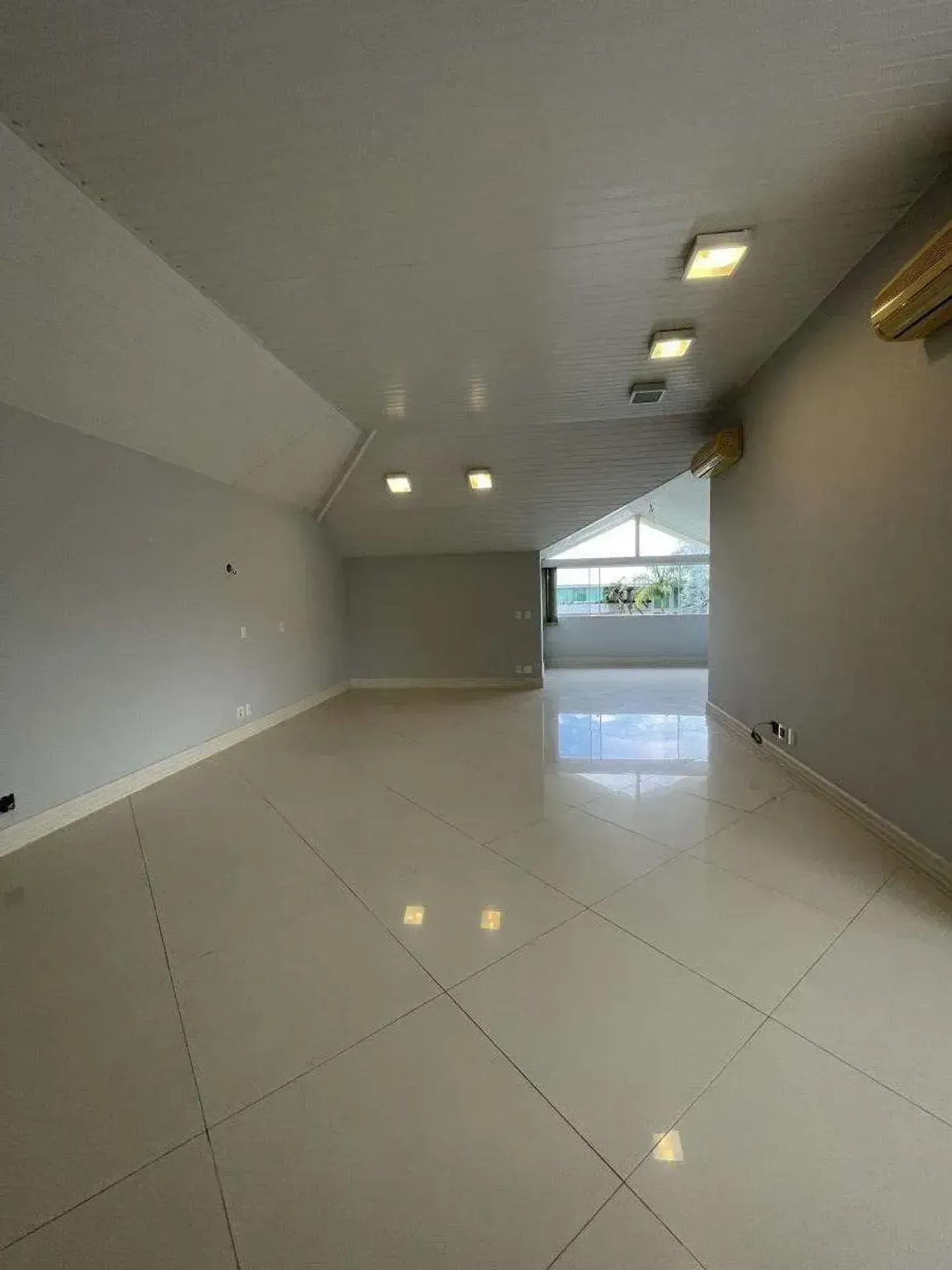 Casa de condomínio com 4 quartos e 5 banheiros — photo 35