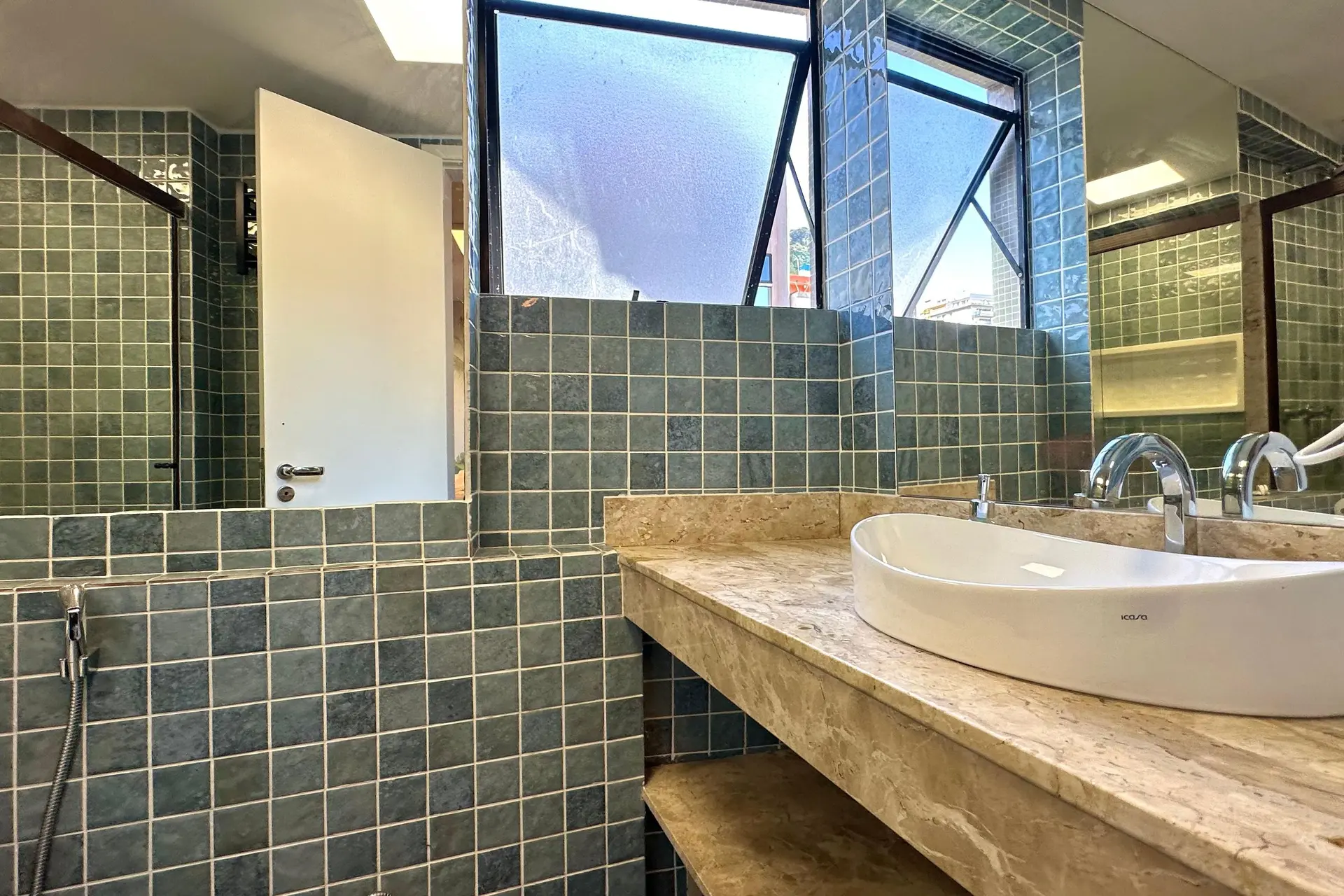 Apartamento mobiliado com 2 suítes e 3 banheiros — photo 43