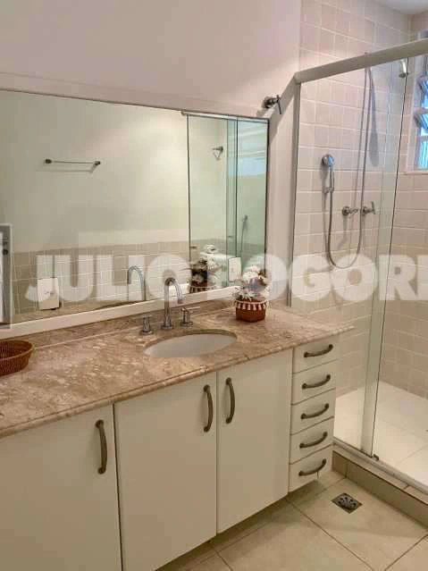 Apartamento mobiliado com 3 quartos e 341 m² — photo 24