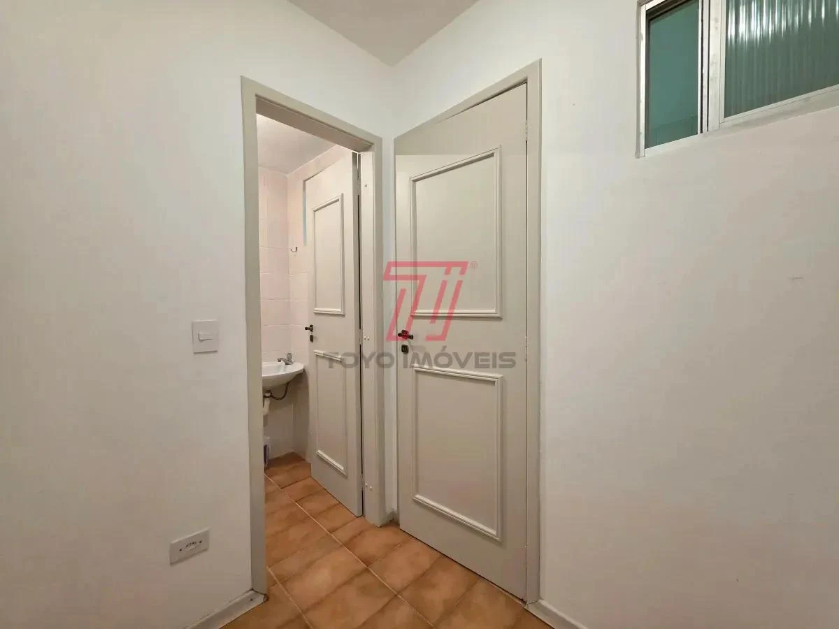 3-bedroom apartment with a bathtub in Curitiba — photo 30