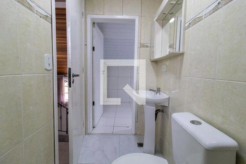3-bedroom house with a glass-enclosed balcony — photo 43