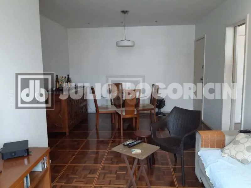 3-bedroom apartment with a mountain view in Rio de Janeiro — photo 6