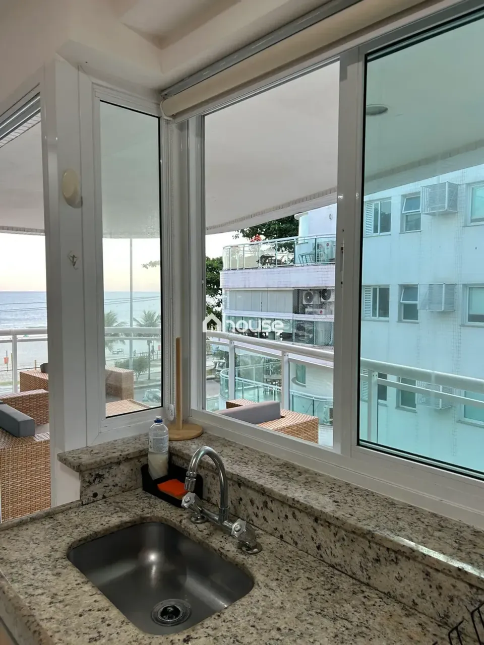 Apartamento de 75 m² com 2 quartos e cozinha americana — photo 3