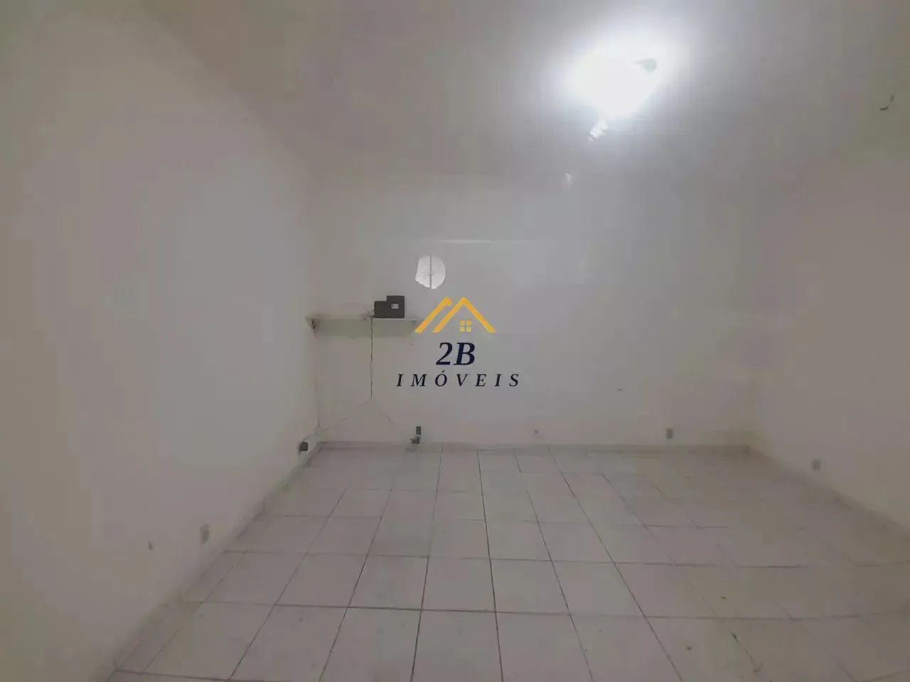 Commercial house with 5 bedrooms and 3 bathrooms — photo 15