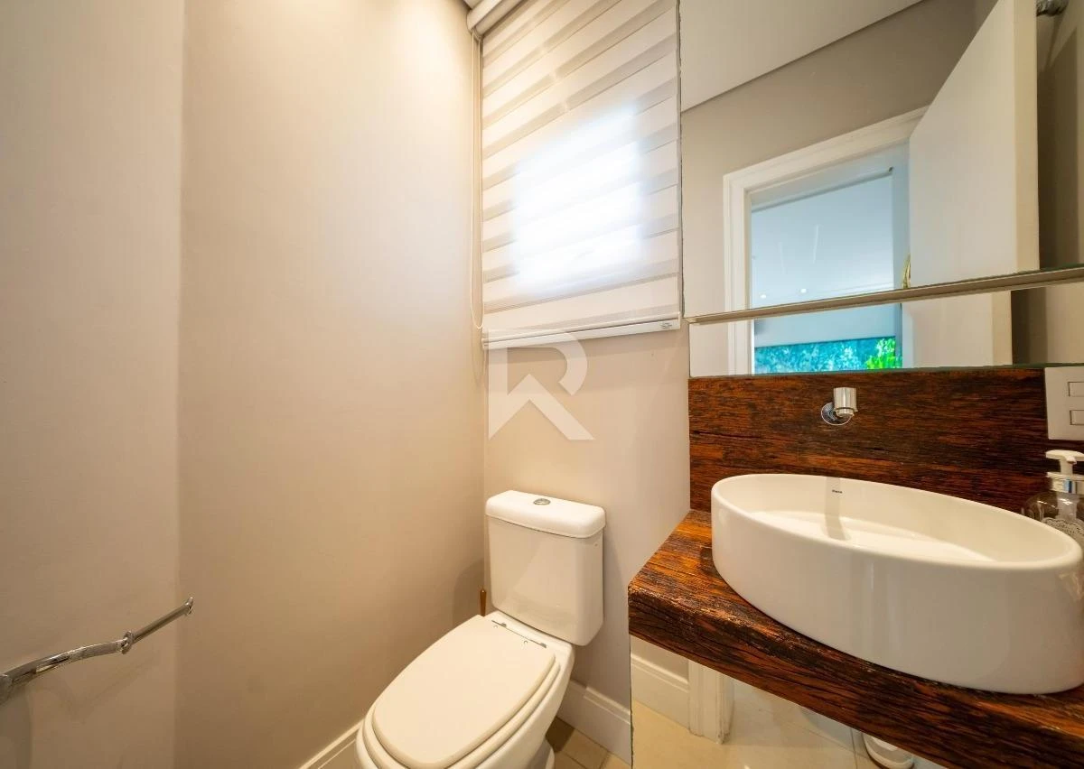 Furnished house, 400 m², with a bathtub — photo 45