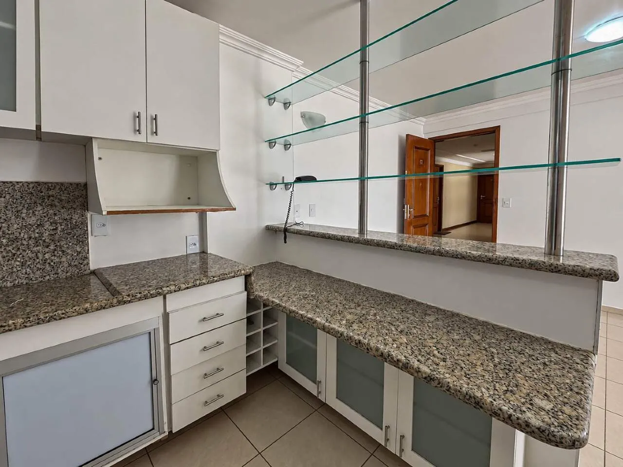 Мебльована квартира 56 м² з 2 кімнатами й 1 паркомісцем — photo 13