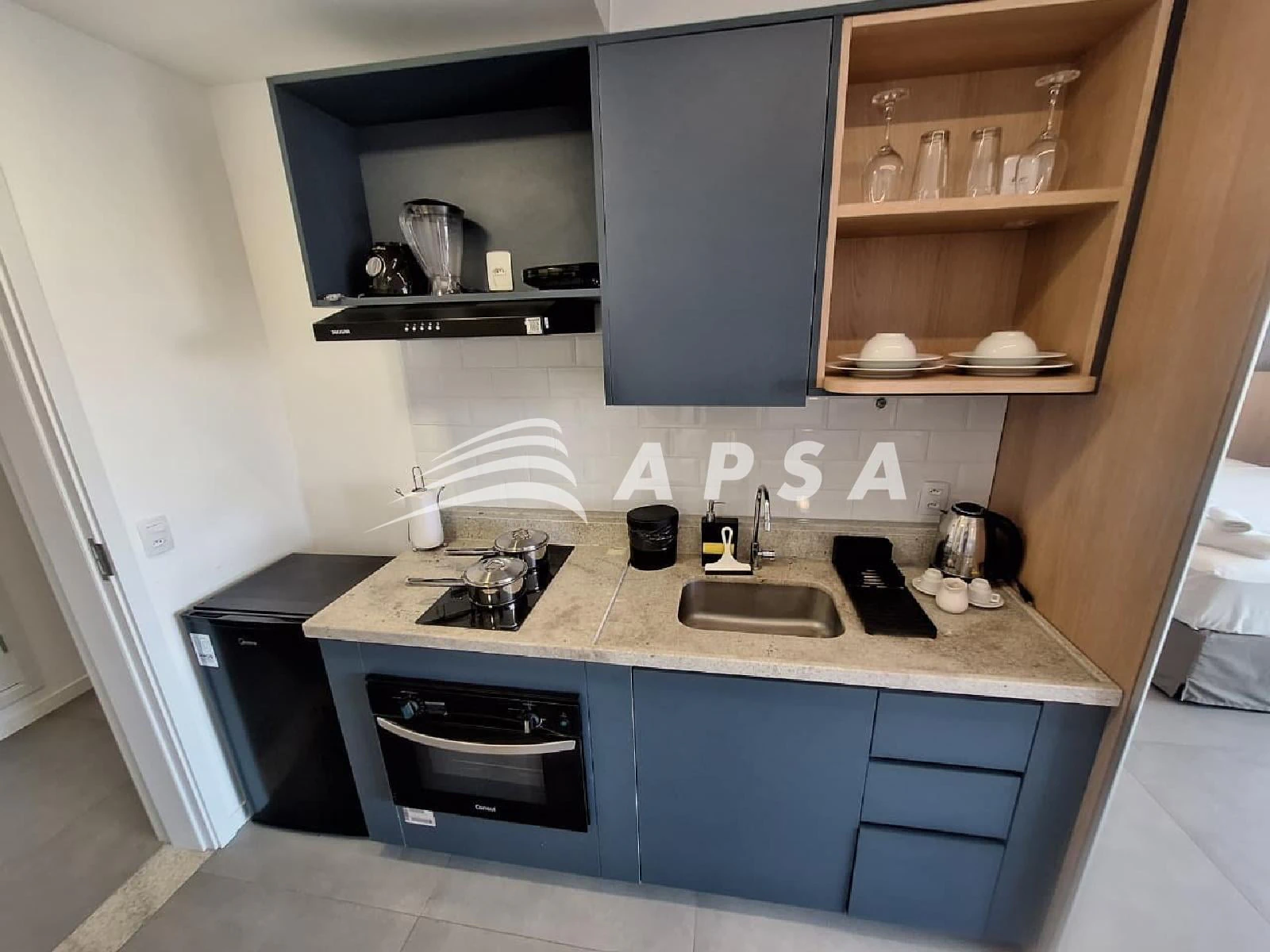 One-bedroom apartment in a building with a coworking space — photo 6