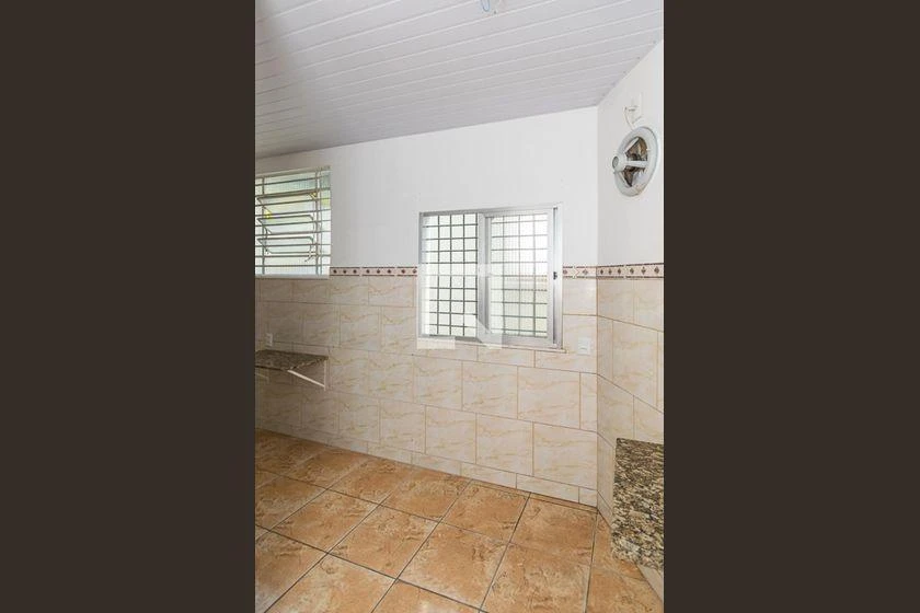 Apartamento de 1 quarto com box de vidro no banheiro — photo 31
