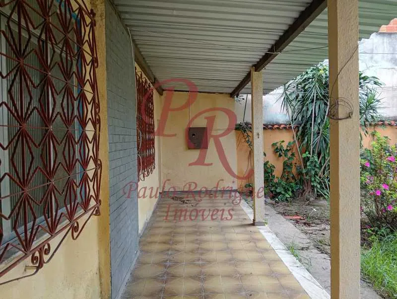 Balcony with a grill in a 2-bedroom house, 90 m² — photo 11