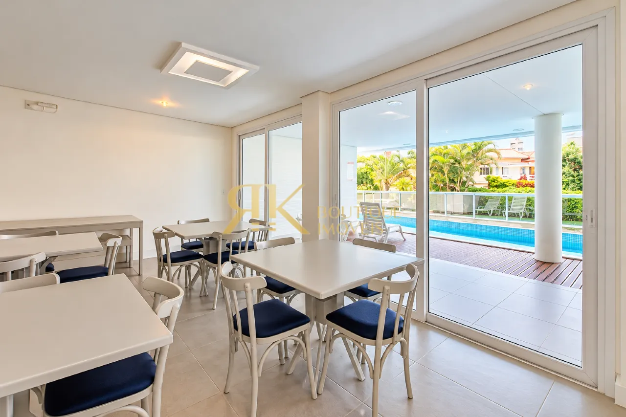 Furnished apartment, 244 m², with floor-to-ceiling windows — photo 15