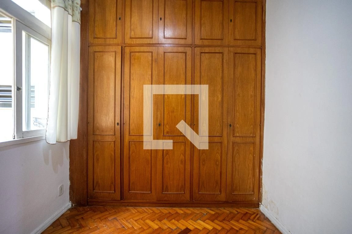 Wood or laminate floors in a 3-bedroom apartment, 85 m² — photo 20