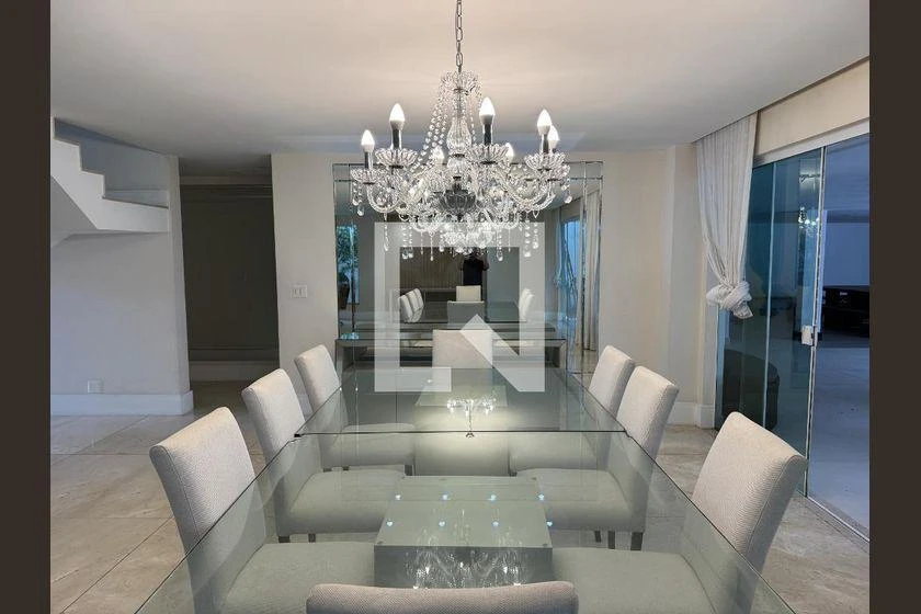 5 quartos e banheira: casa de 1000 m² — photo 18