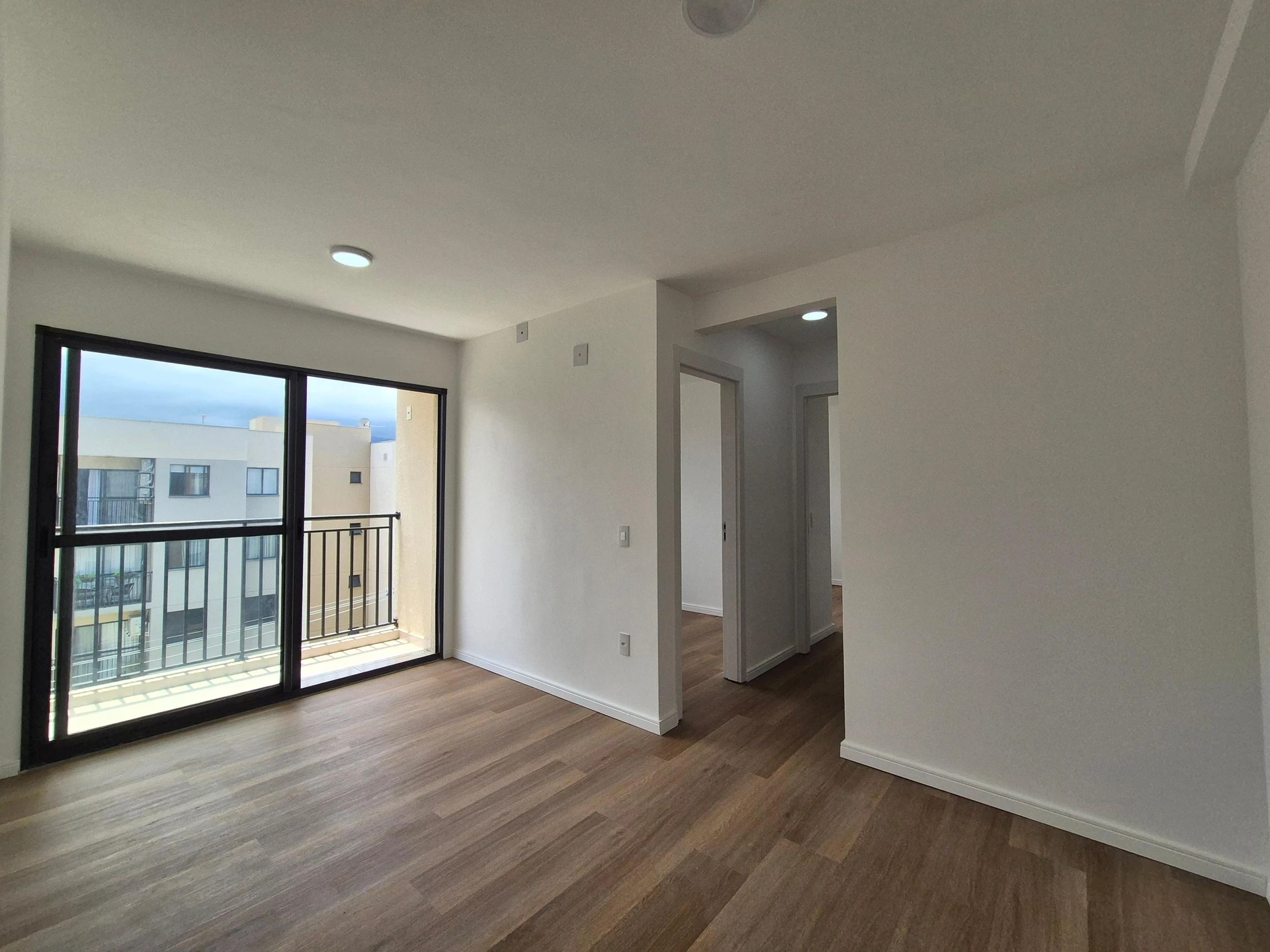 Apartamento de 2 quartos em condomínio com academia — photo 3