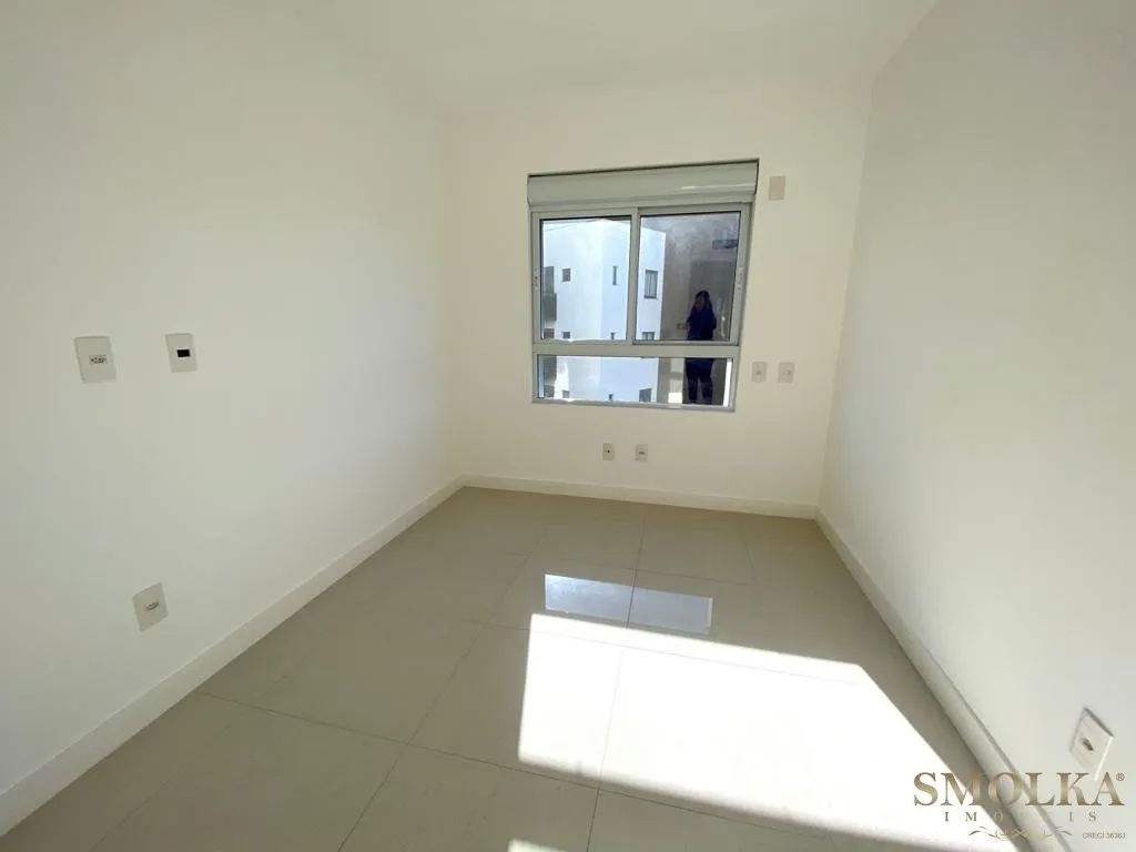 Apartamento en alquiler anual con 3 dormitorios y suite — photo 4