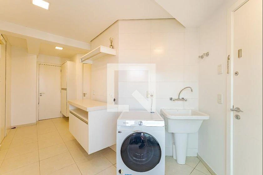 Furnished apartment with 3 en-suite bedrooms and 211 m² — photo 48